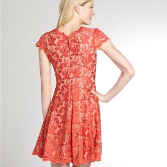 ABS Lace dress - Picture 1 of 3